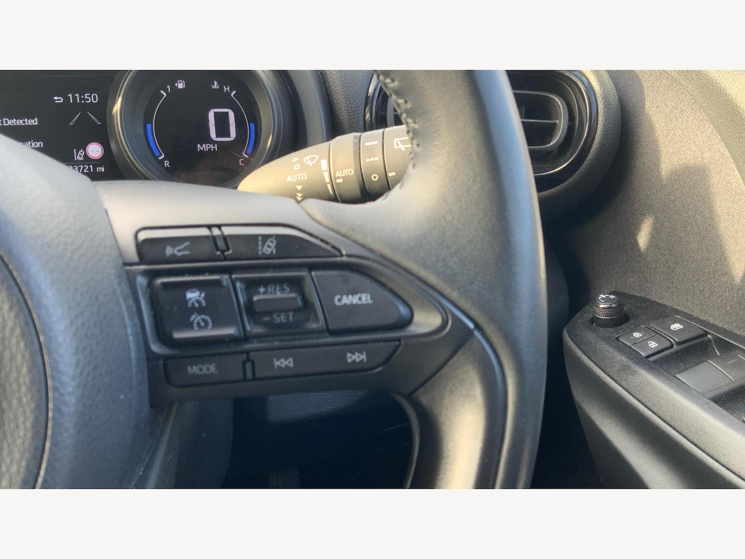 Used Toyota Yaris Cross 2023 for sale - 77101957: Photo 24