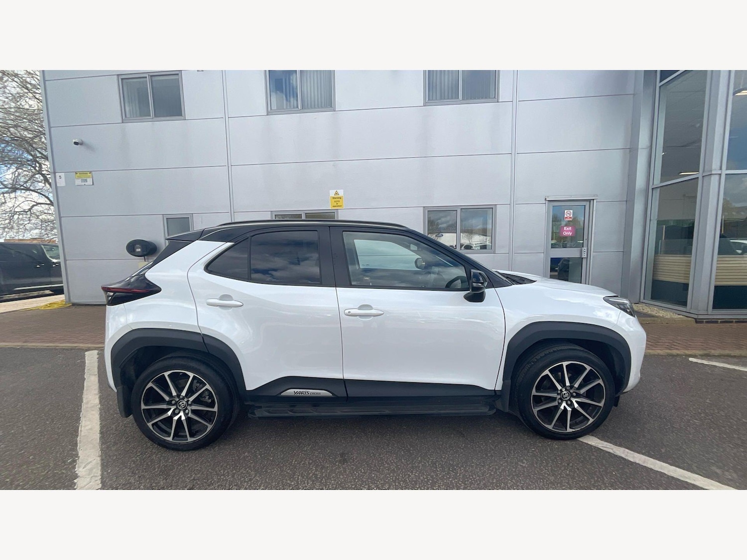 Used Toyota Yaris Cross 2024 for sale - 78062768: Photo 18