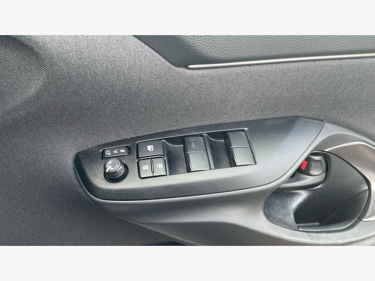 Used Toyota Yaris Cross 2024 for sale - 78062768: Photo 24