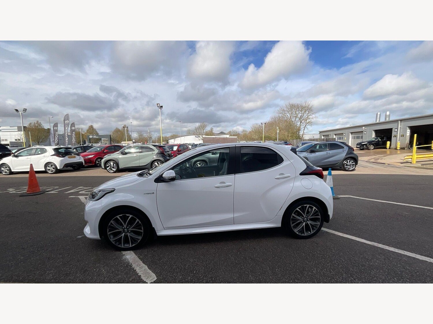 Used Toyota Yaris 2020 for sale - 77993291: Photo 19