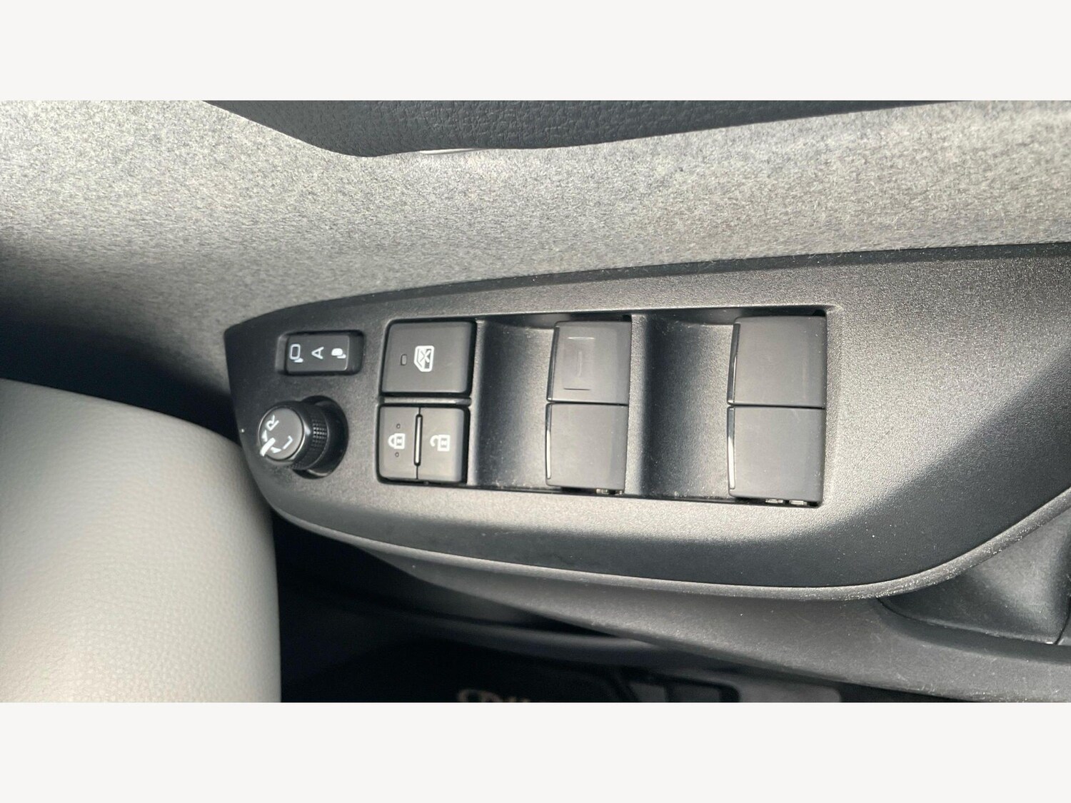 Used Toyota Yaris 2020 for sale - 77993291: Photo 25