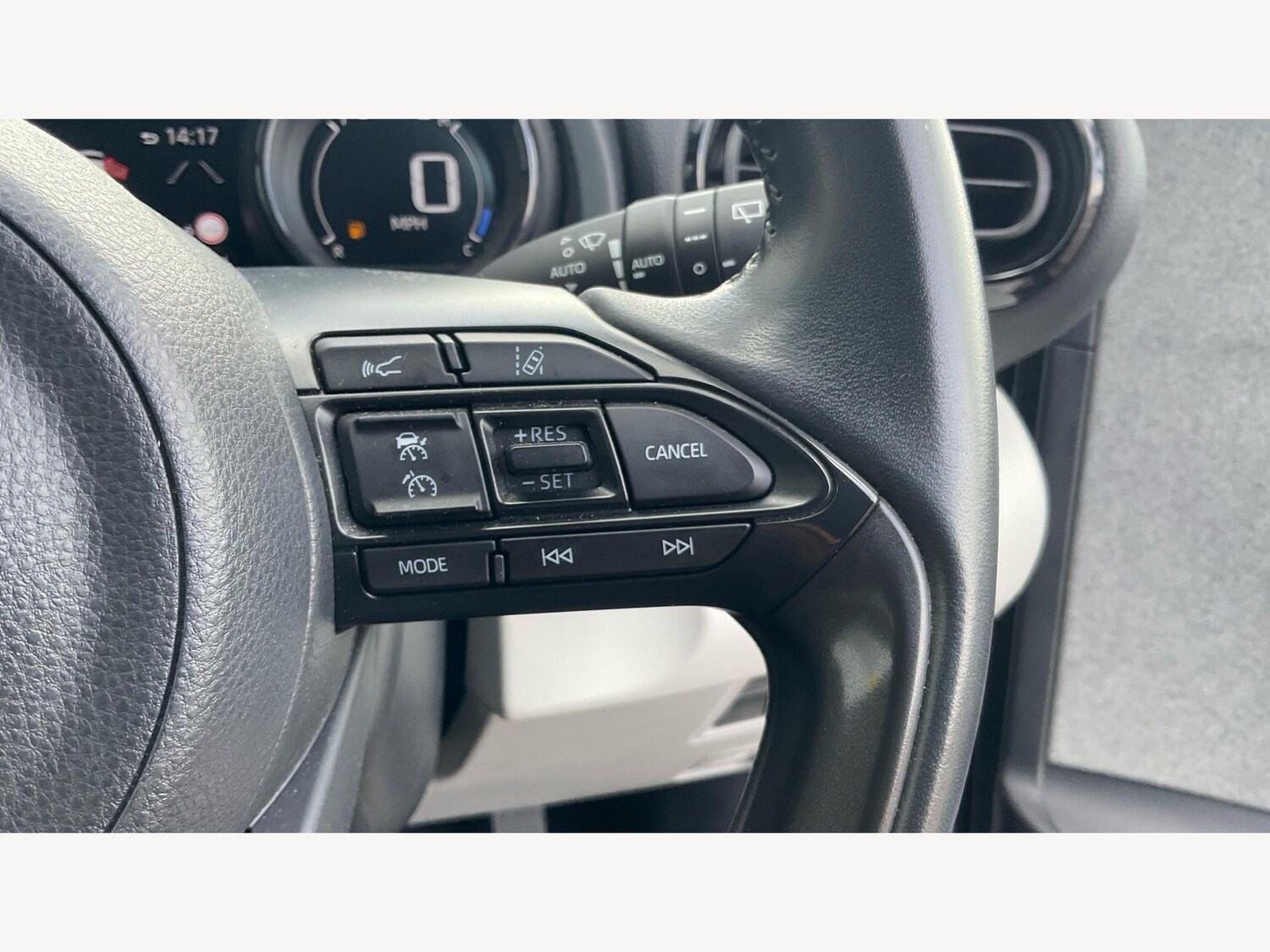 Used Toyota Yaris 2020 for sale - 77993291: Photo 27