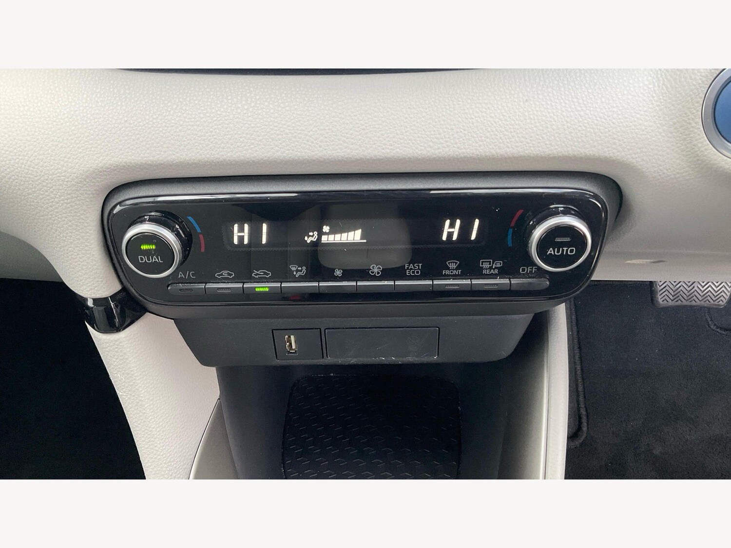 Used Toyota Yaris 2020 for sale - 77993291: Photo 28