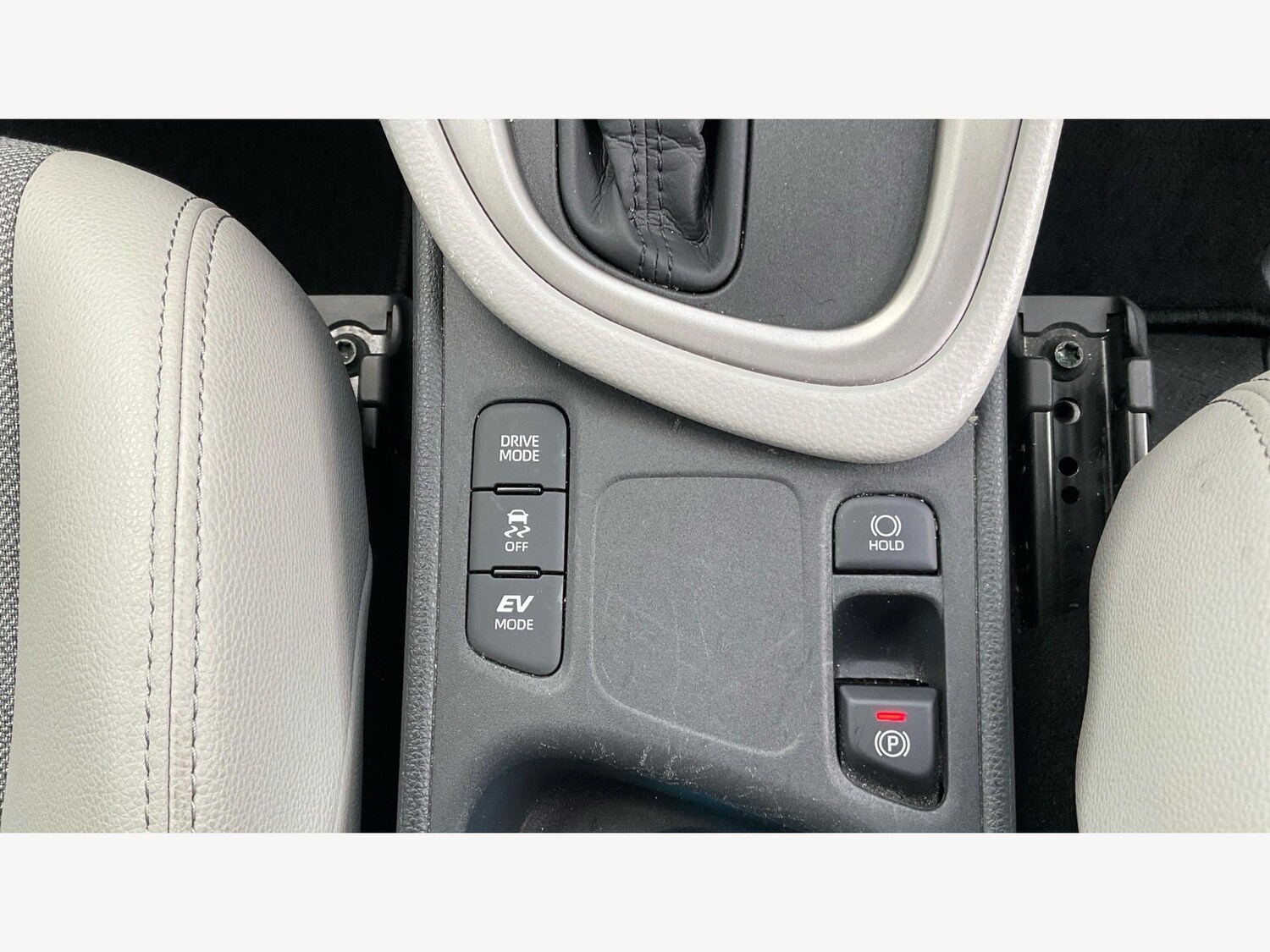 Used Toyota Yaris 2020 for sale - 77993291: Photo 29