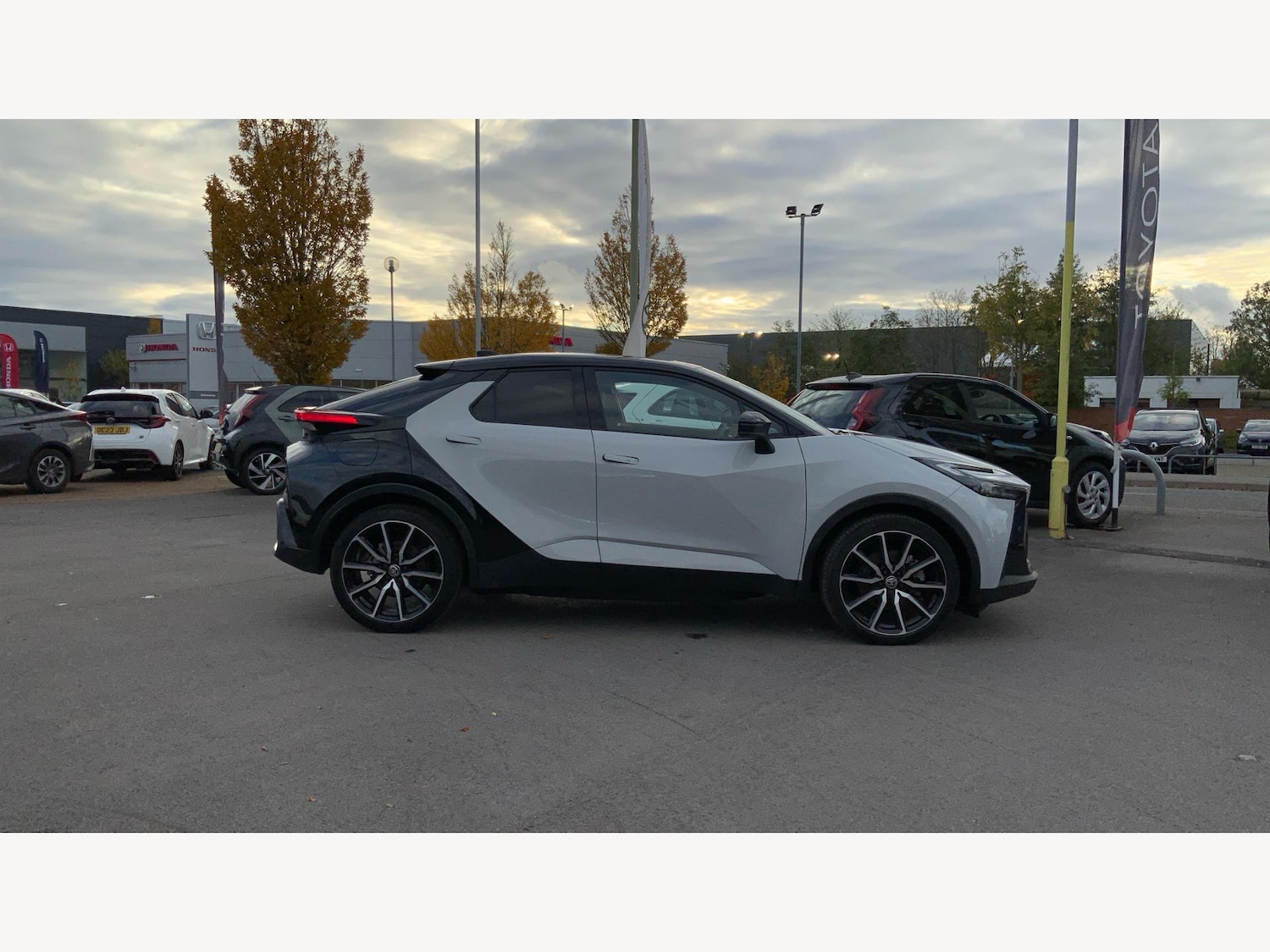 Used Toyota C-HR 2024 for sale - 76326859: Photo 18