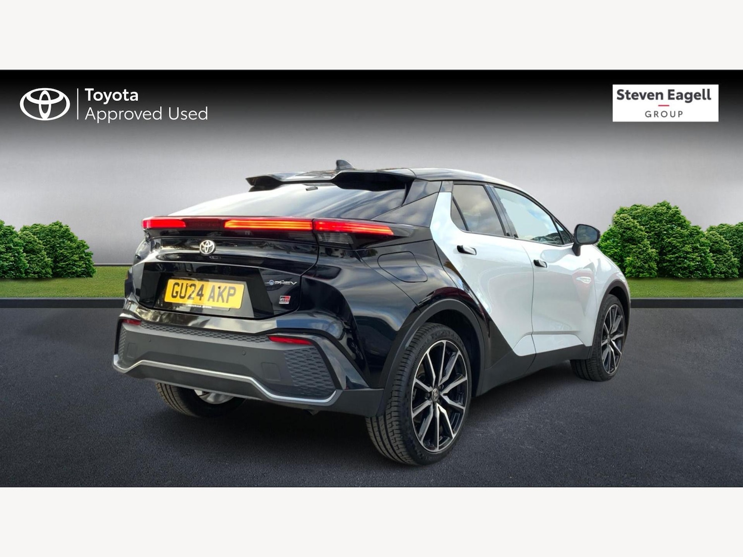 Used Toyota C-HR 2024 for sale - 76326859: Photo 2