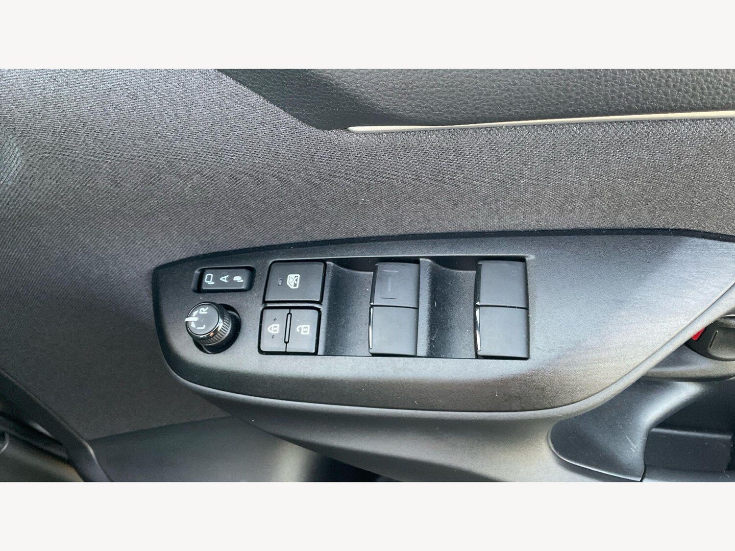 Used Toyota Yaris for sale - 77722789: Photo 31