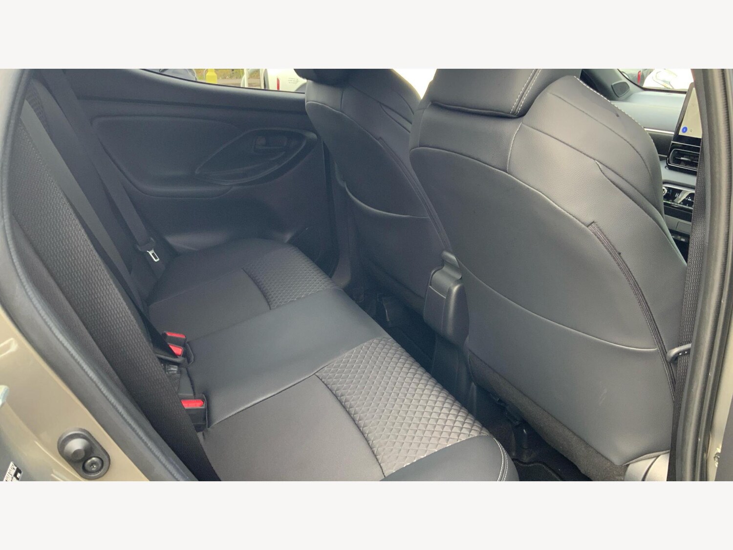 Used Toyota Yaris 2024 for sale - 76855726: Photo 14