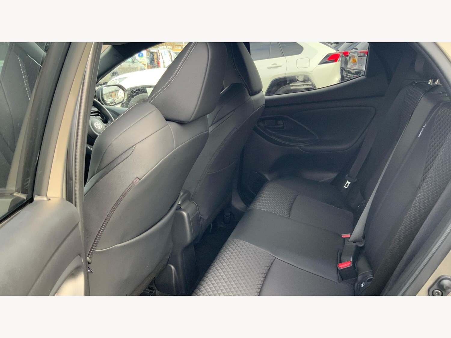 Used Toyota Yaris 2024 for sale - 76855726: Photo 15