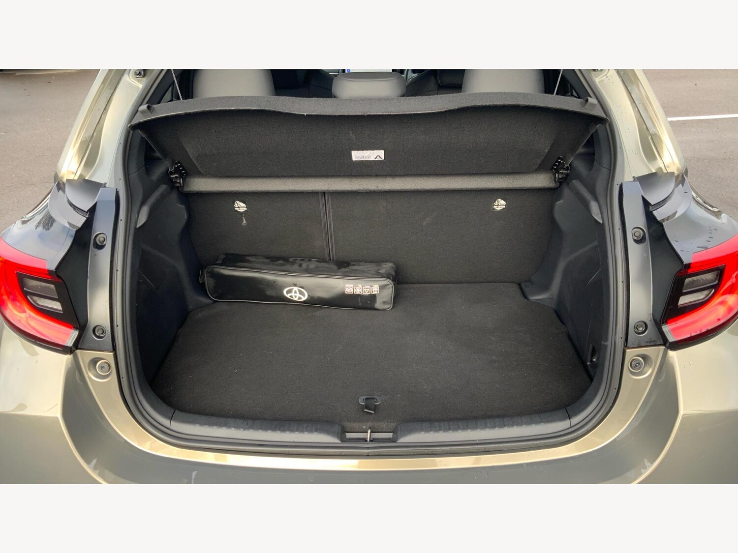 Used Toyota Yaris 2024 for sale - 76855726: Photo 16