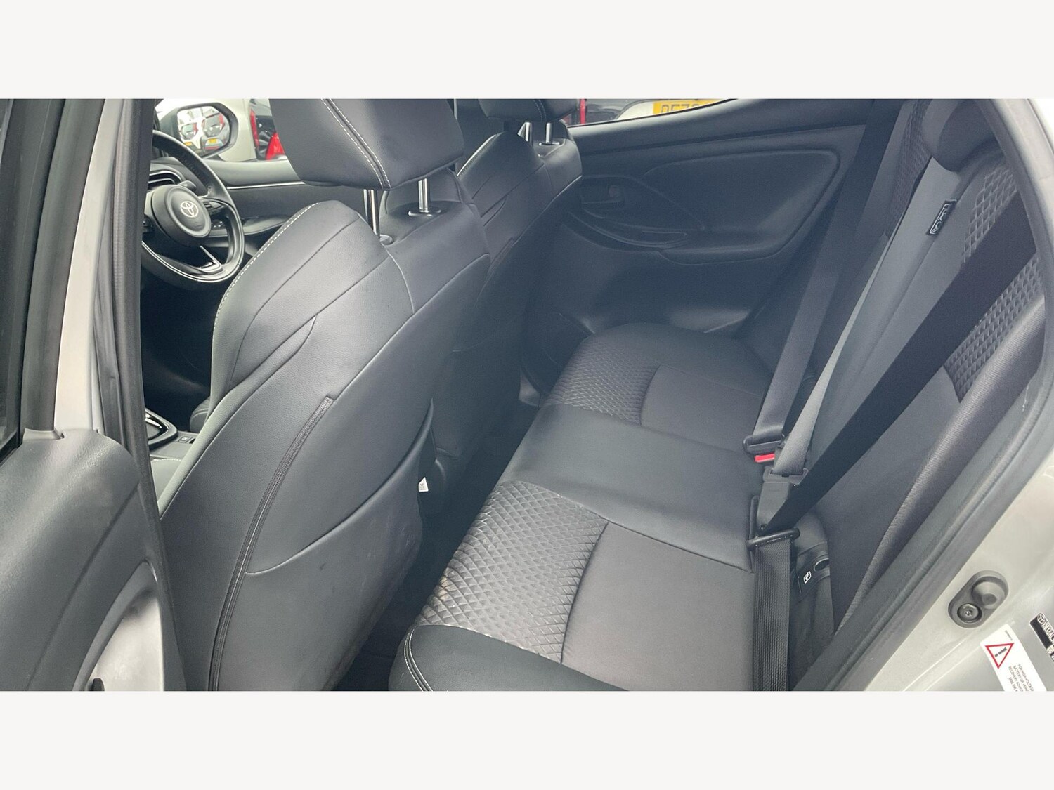 Used Toyota Yaris 2024 for sale - 77626229: Photo 15