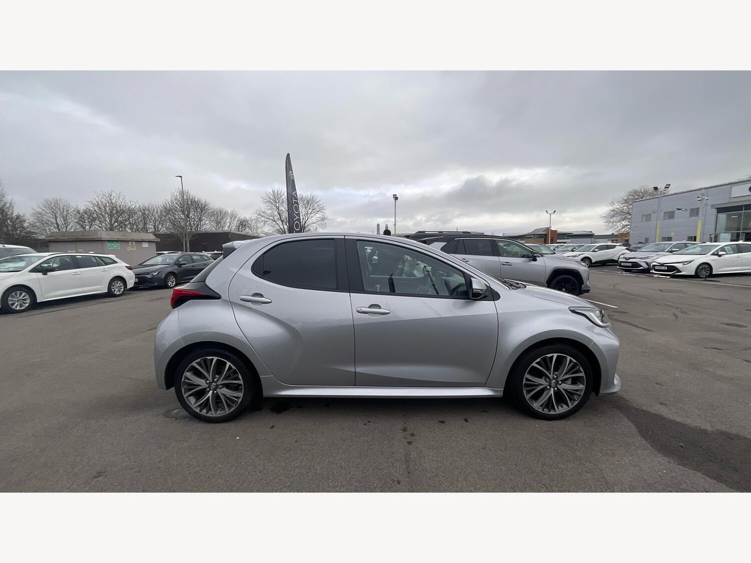 Used Toyota Yaris 2024 for sale - 77626229: Photo 18