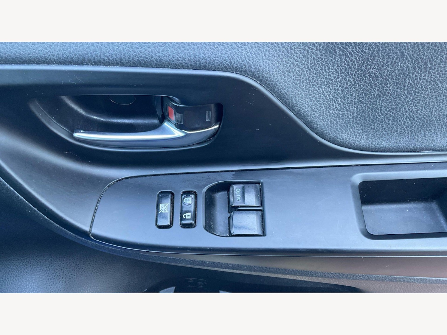 Used Toyota Yaris for sale - 78063085: Photo 23