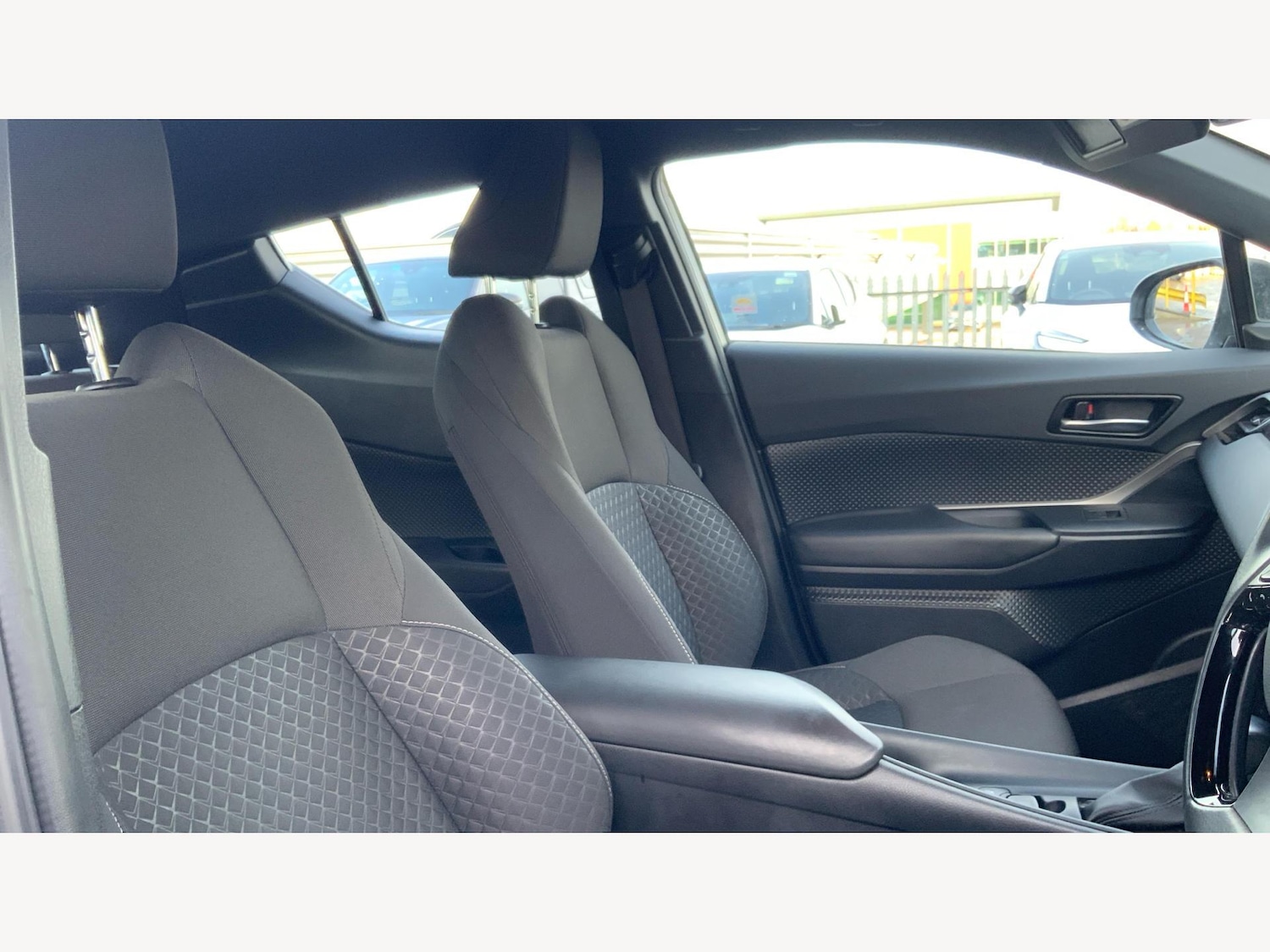 Used Toyota C-HR 2023 for sale - 77101958: Photo 28