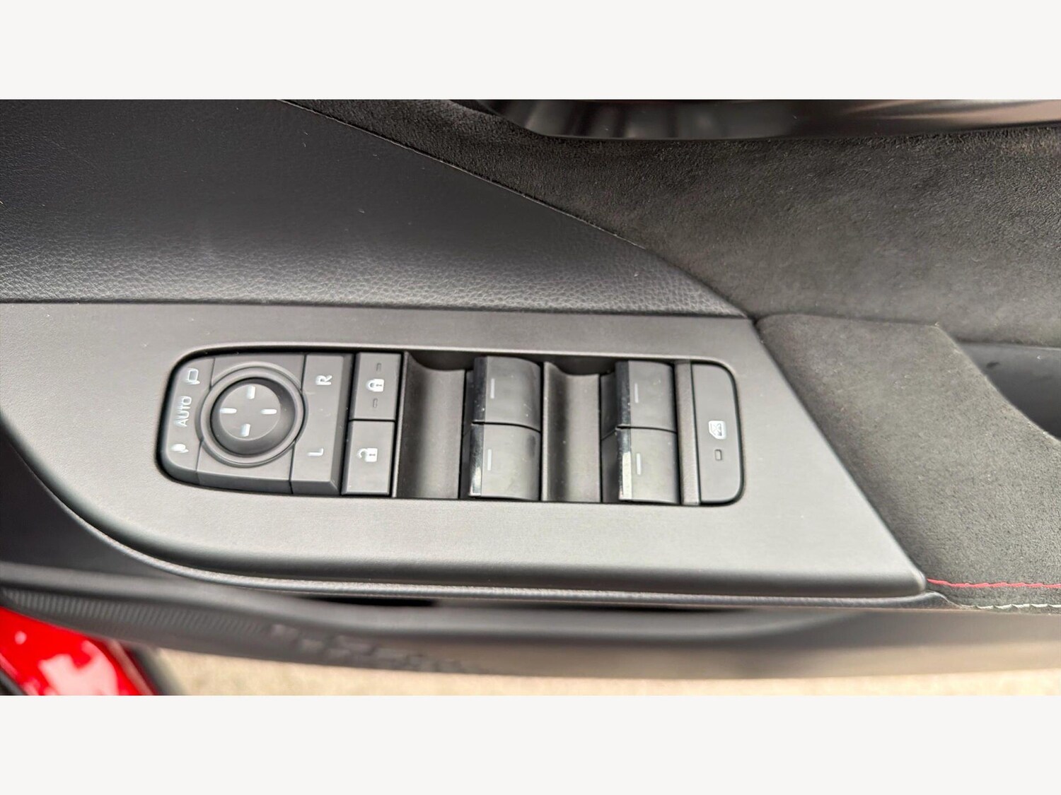 Used Toyota C-HR for sale - 78147718: Photo 25