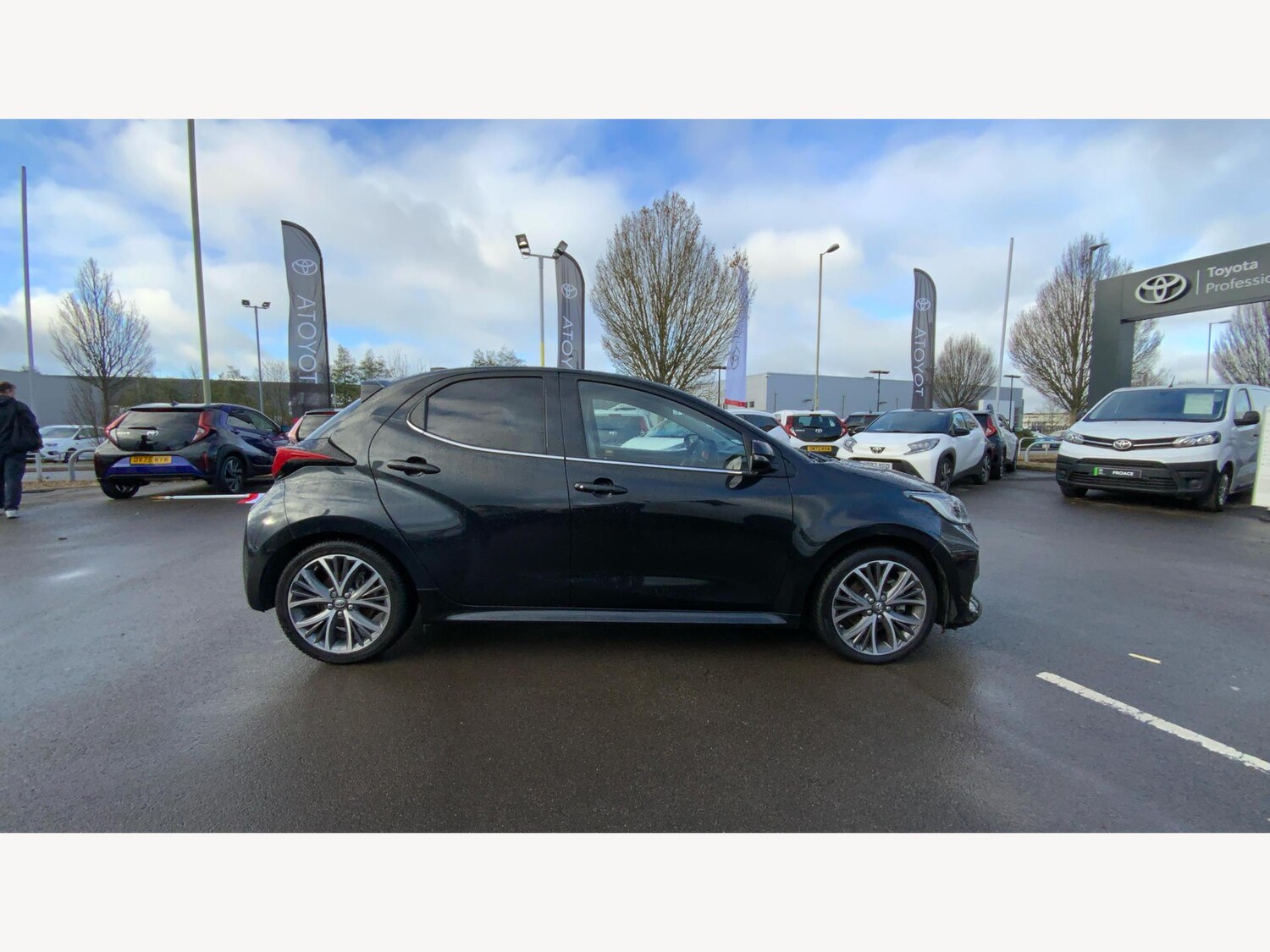 Used Toyota Yaris 2022 for sale - 76780937: Photo 18