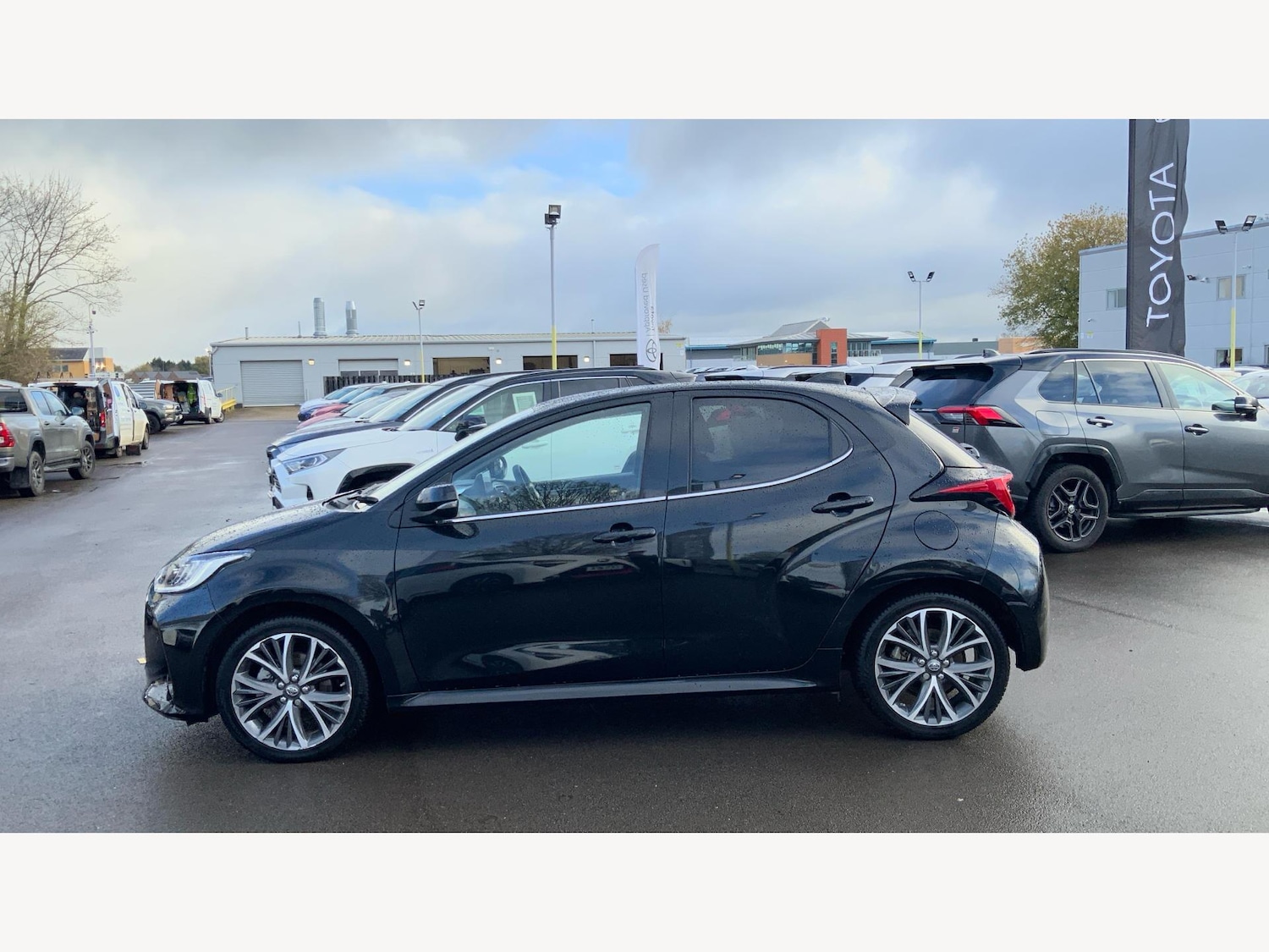 Used Toyota Yaris 2022 for sale - 76780937: Photo 19