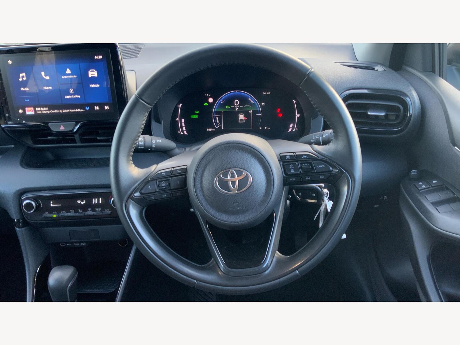 Used Toyota Yaris 2024 for sale - 77255242: Photo 10
