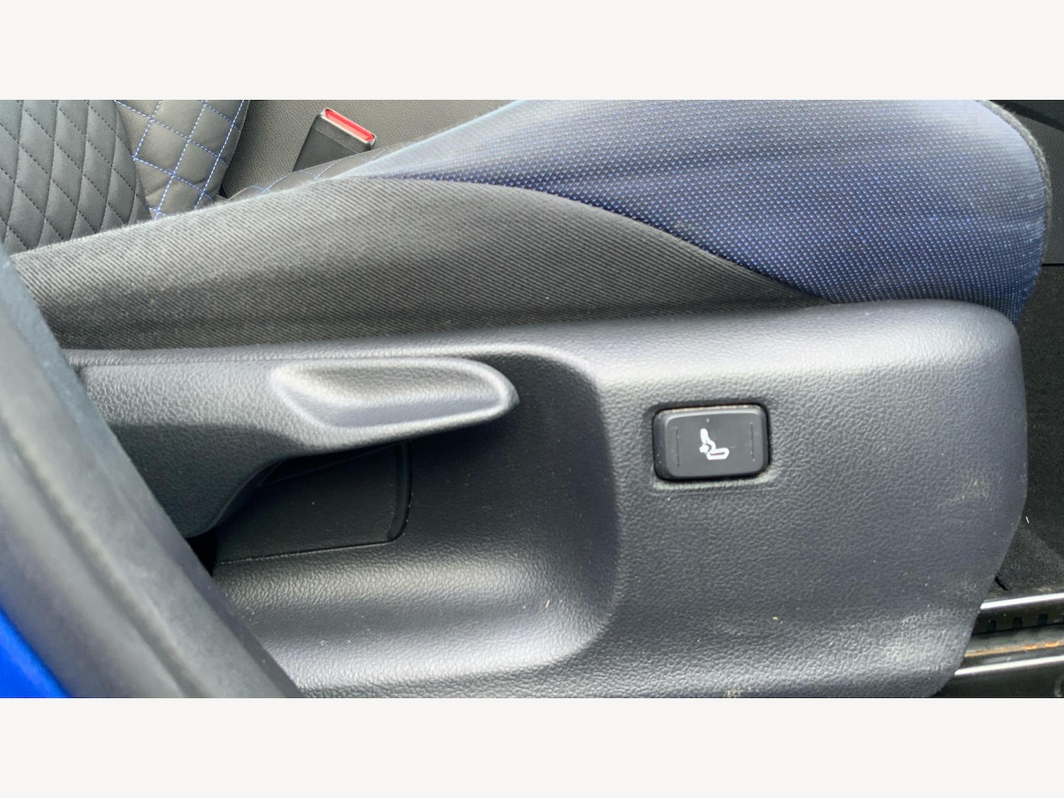 Used Toyota C-HR 2020 for sale - 77524911: Photo 30