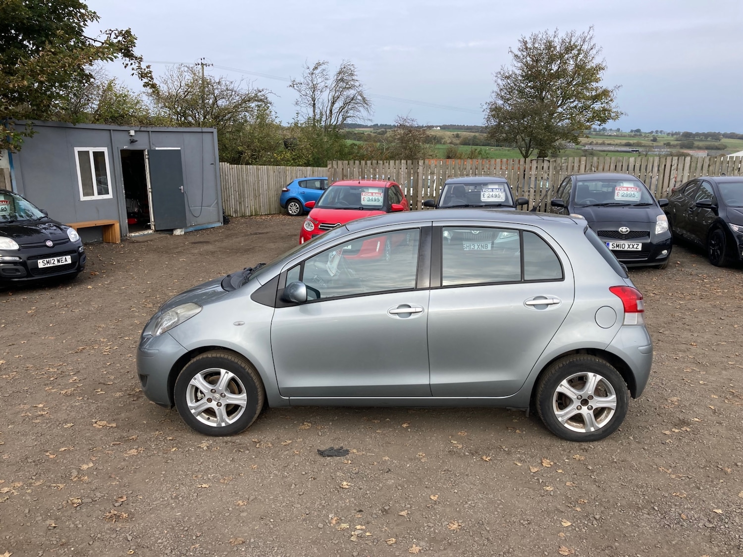 Used Toyota Yaris 2010 for sale - 76526544: Photo 2