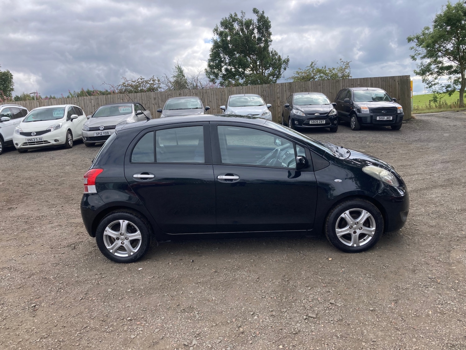 Used Toyota Yaris 2010 for sale - 76736512: Photo 5