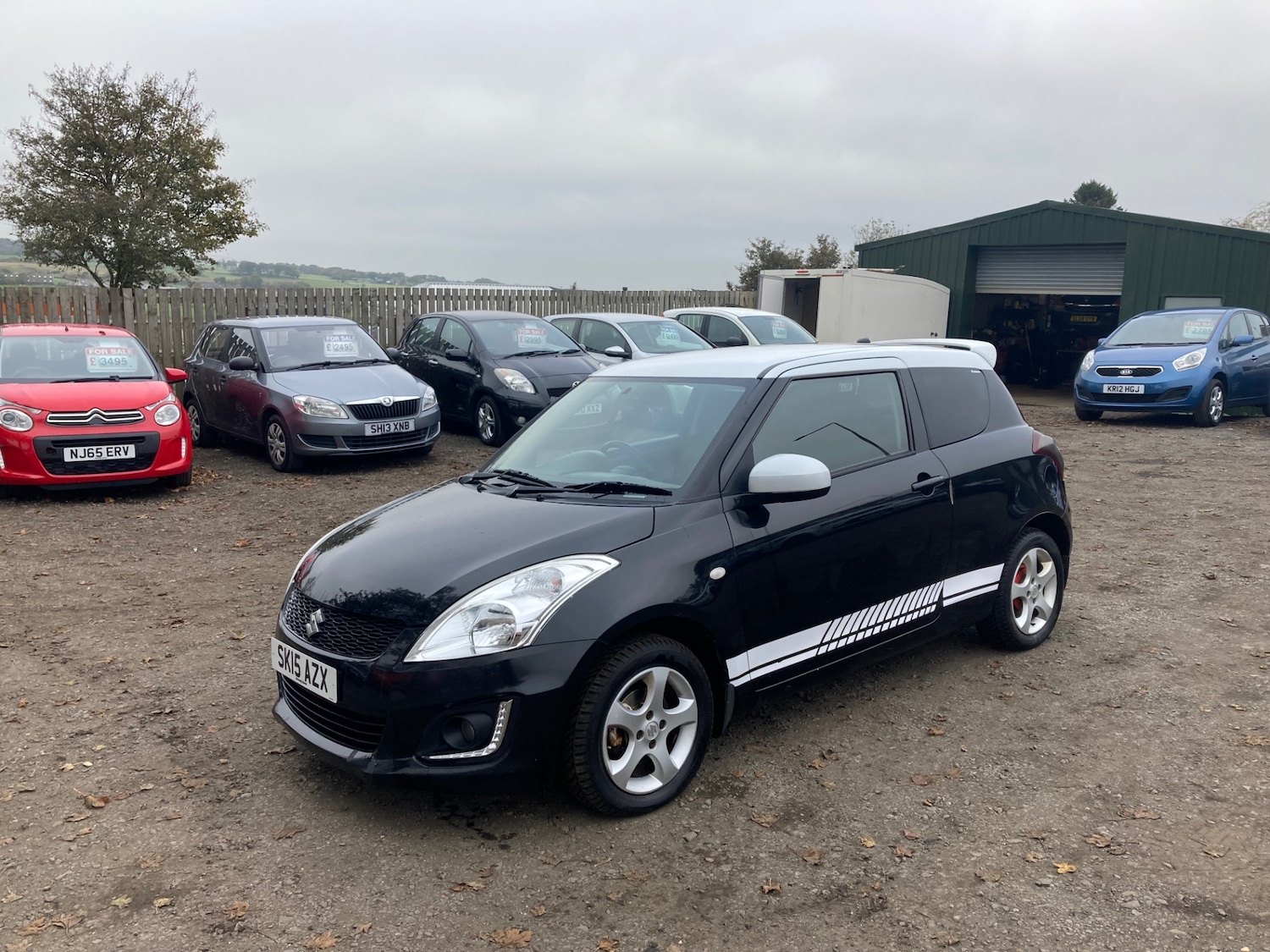 Used Suzuki Swift 2015 for sale - 76392440: Photo 1