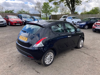Used Chrysler Ypsilon 2014 for sale - 78615663: Photo