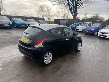 Used Chrysler Ypsilon 2013 for sale - 77616659: Photo