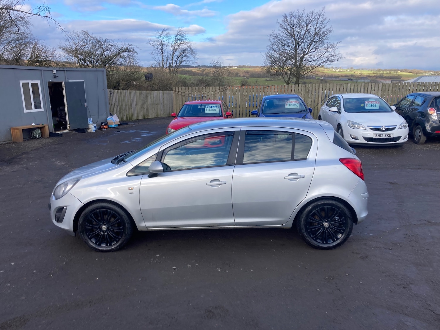 Used Vauxhall Corsa 2014 for sale - 77365175: Photo 2
