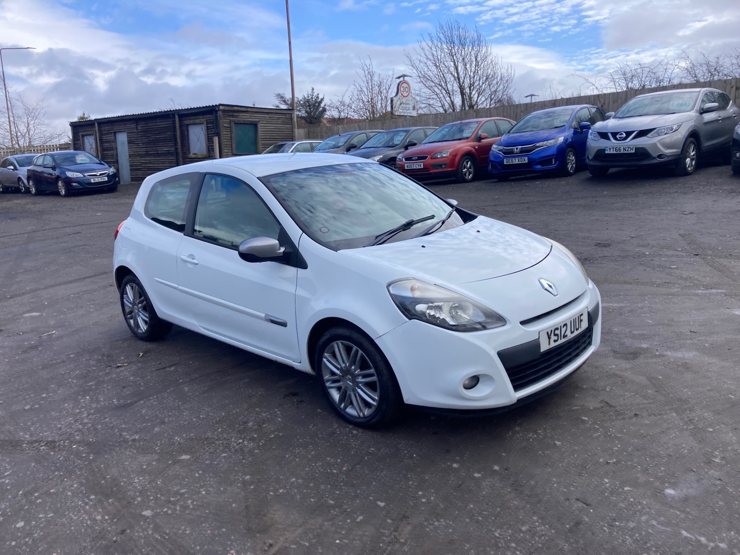 Used Renault Clio 2012 for sale - 77902627: Photo 5