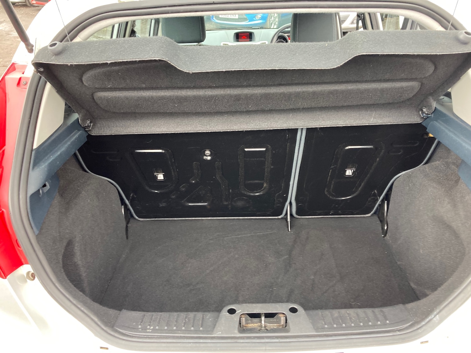 Used Ford Fiesta 2010 for sale - 76422410: Photo 9