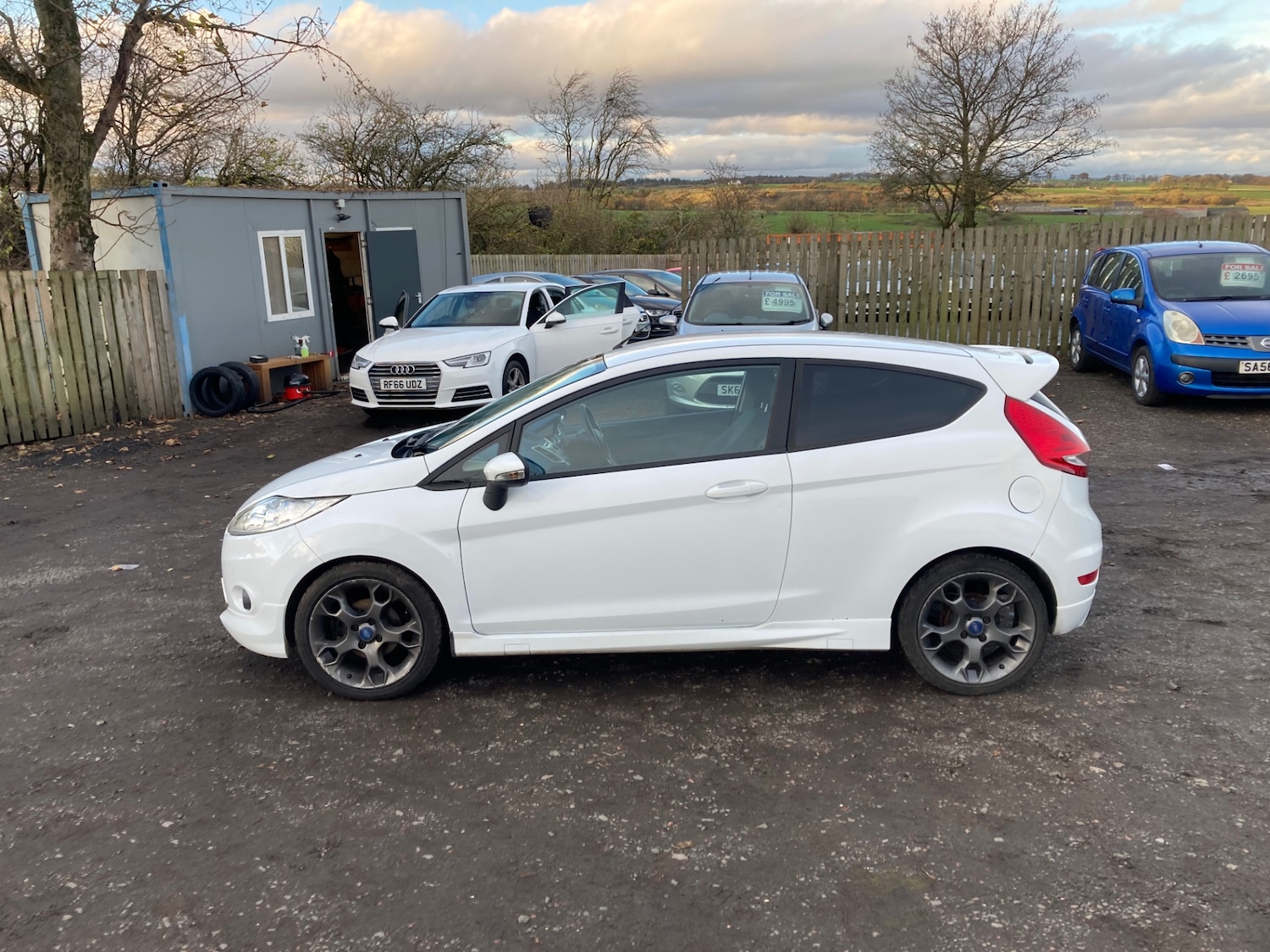 Used Ford Fiesta 2010 for sale - 76533620: Photo 2