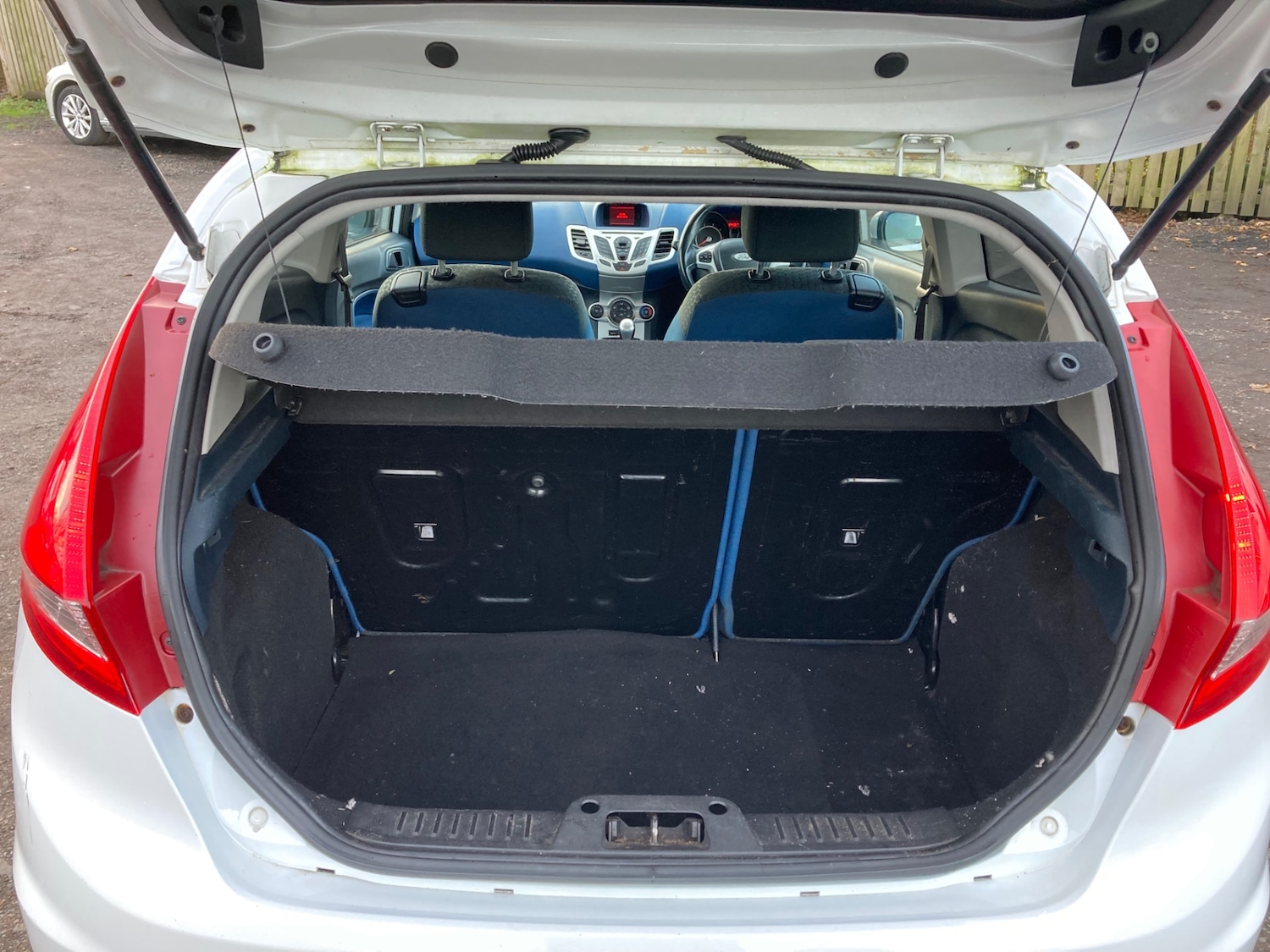 Used Ford Fiesta 2010 for sale - 76533620: Photo 9