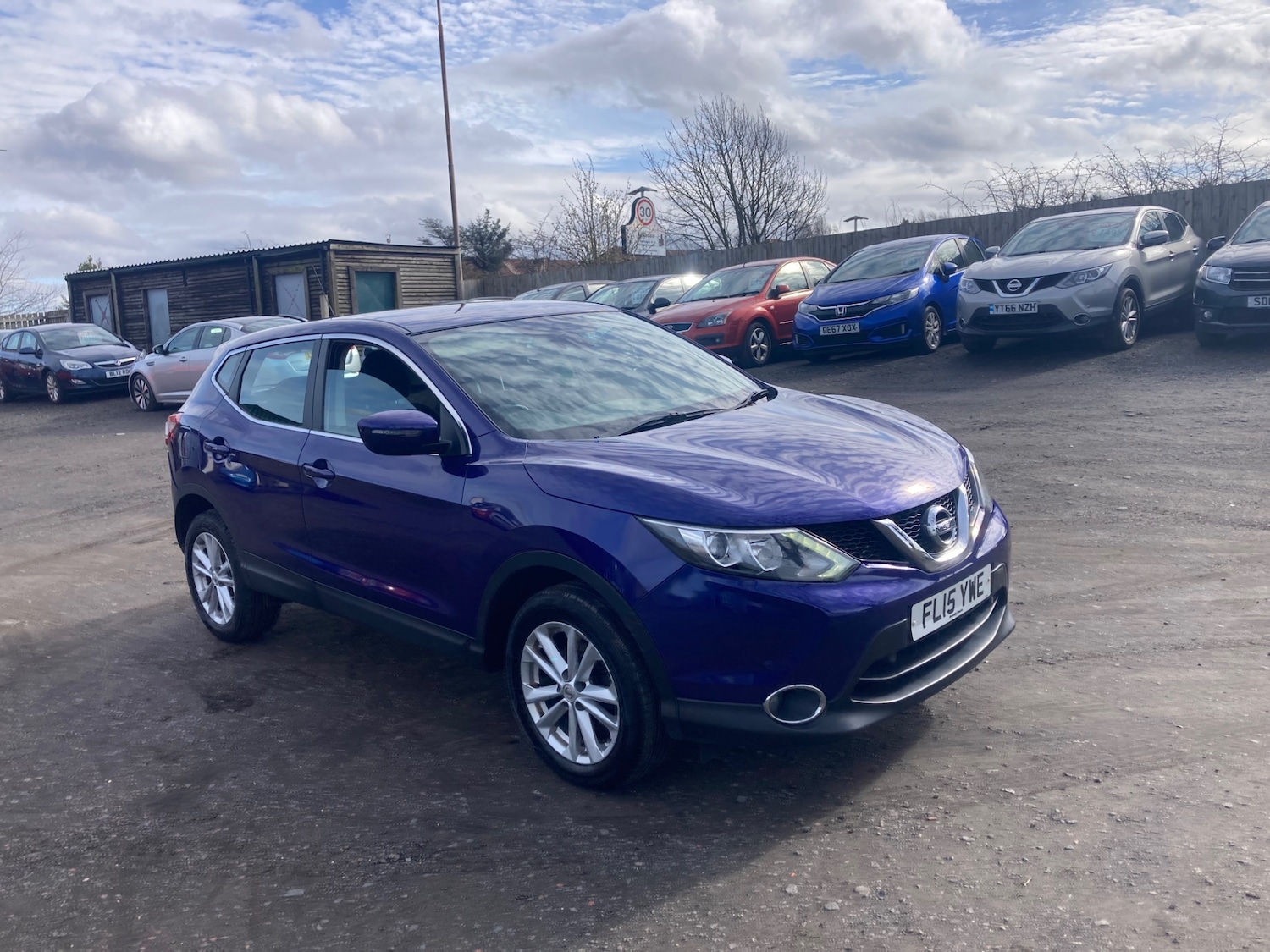 Used Nissan Qashqai 2015 for sale - 77998299: Photo 5