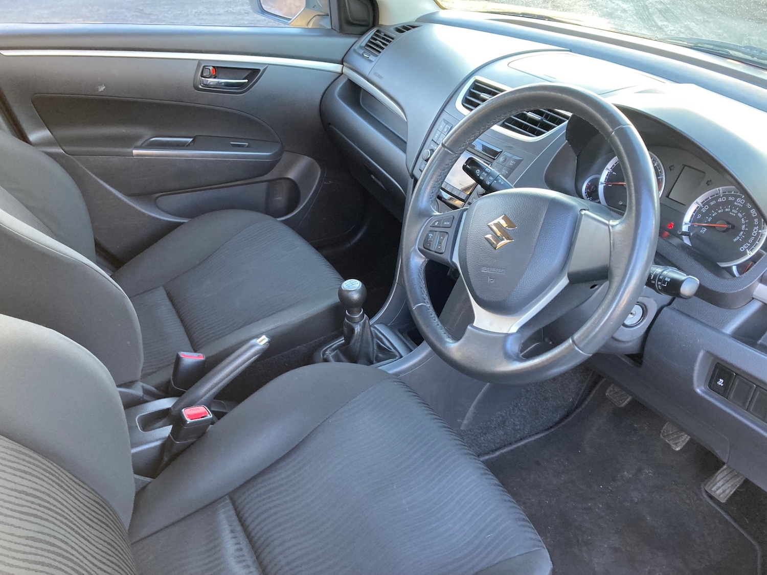 Used Suzuki Swift 2011 for sale - 77250826: Photo 8