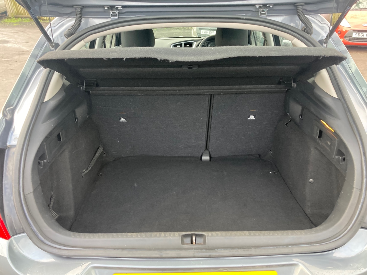 Used Citroen C4 2012 for sale - 76853878: Photo 9