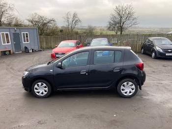 Used Dacia Sandero 2017 for sale - 77298386: Photo