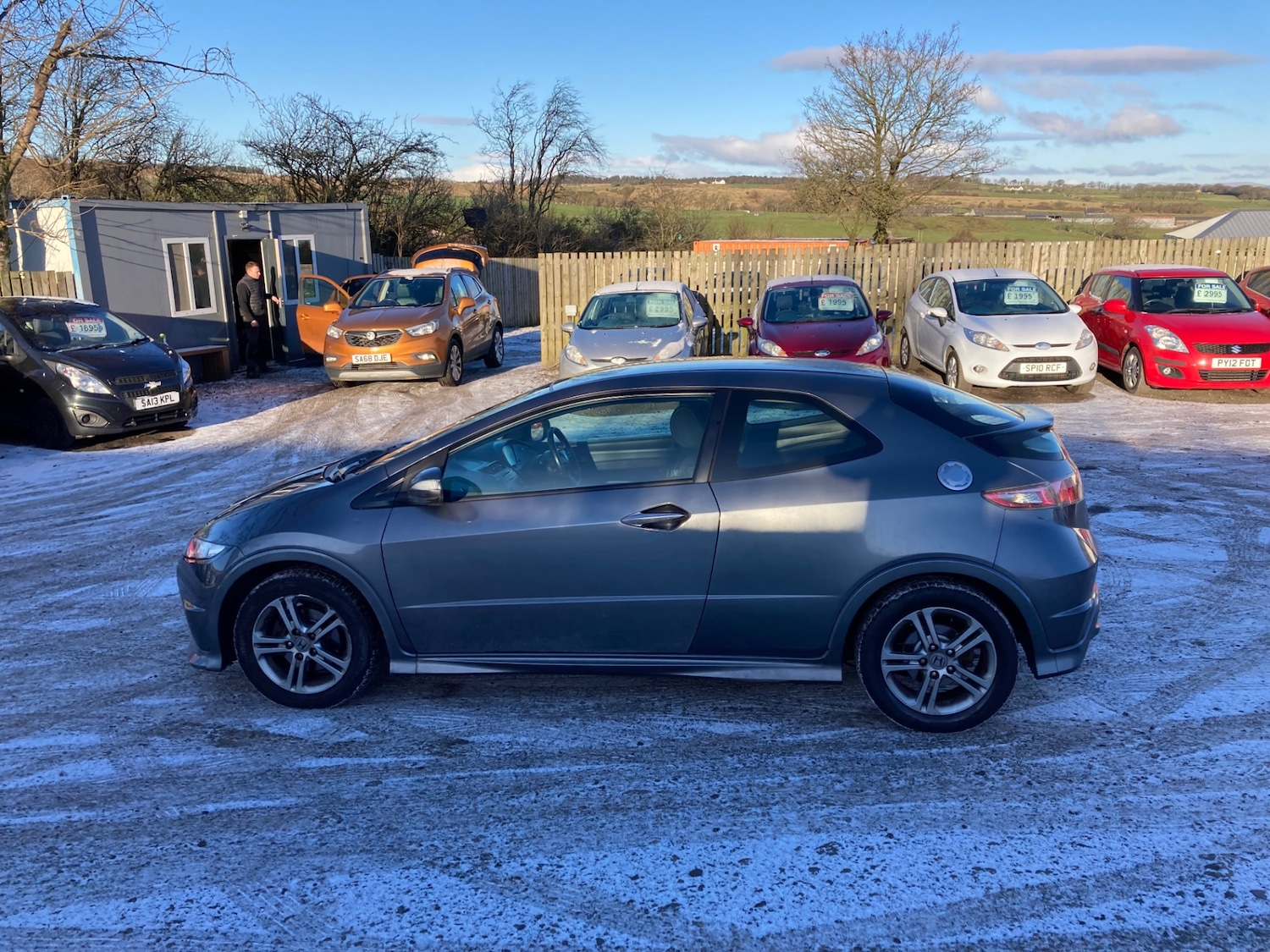 Used Honda Civic 2011 for sale - 77089610: Photo 2