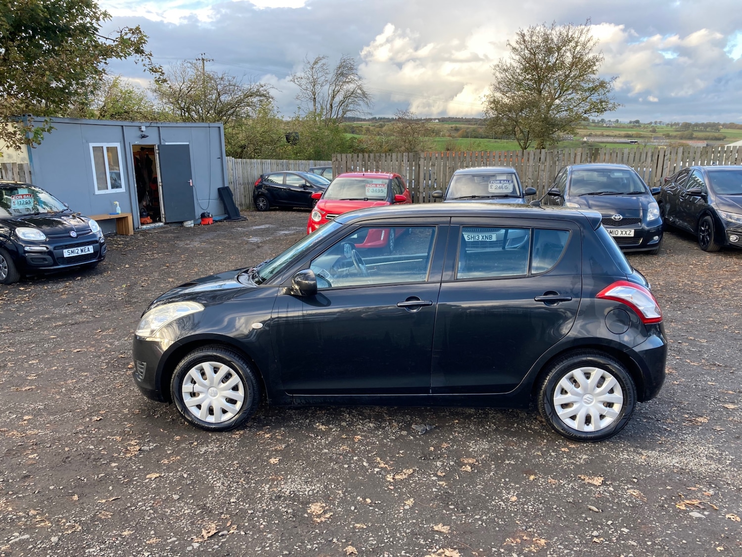Used Suzuki Swift 2011 for sale - 76392426: Photo 2