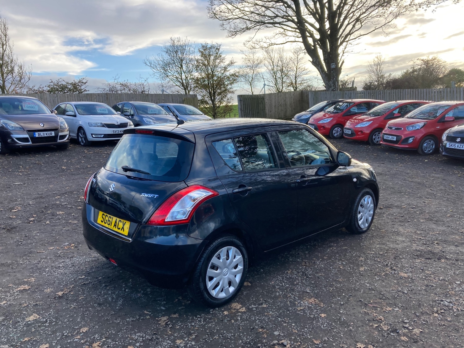 Used Suzuki Swift 2011 for sale - 76392426: Photo 3