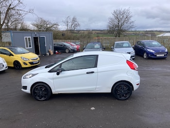 Used Ford Fiesta 2017 for sale - 77703182: Photo