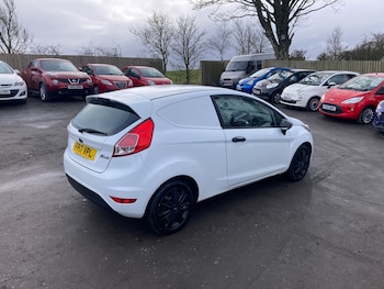 Used Ford Fiesta 2017 for sale - 77703182: Photo