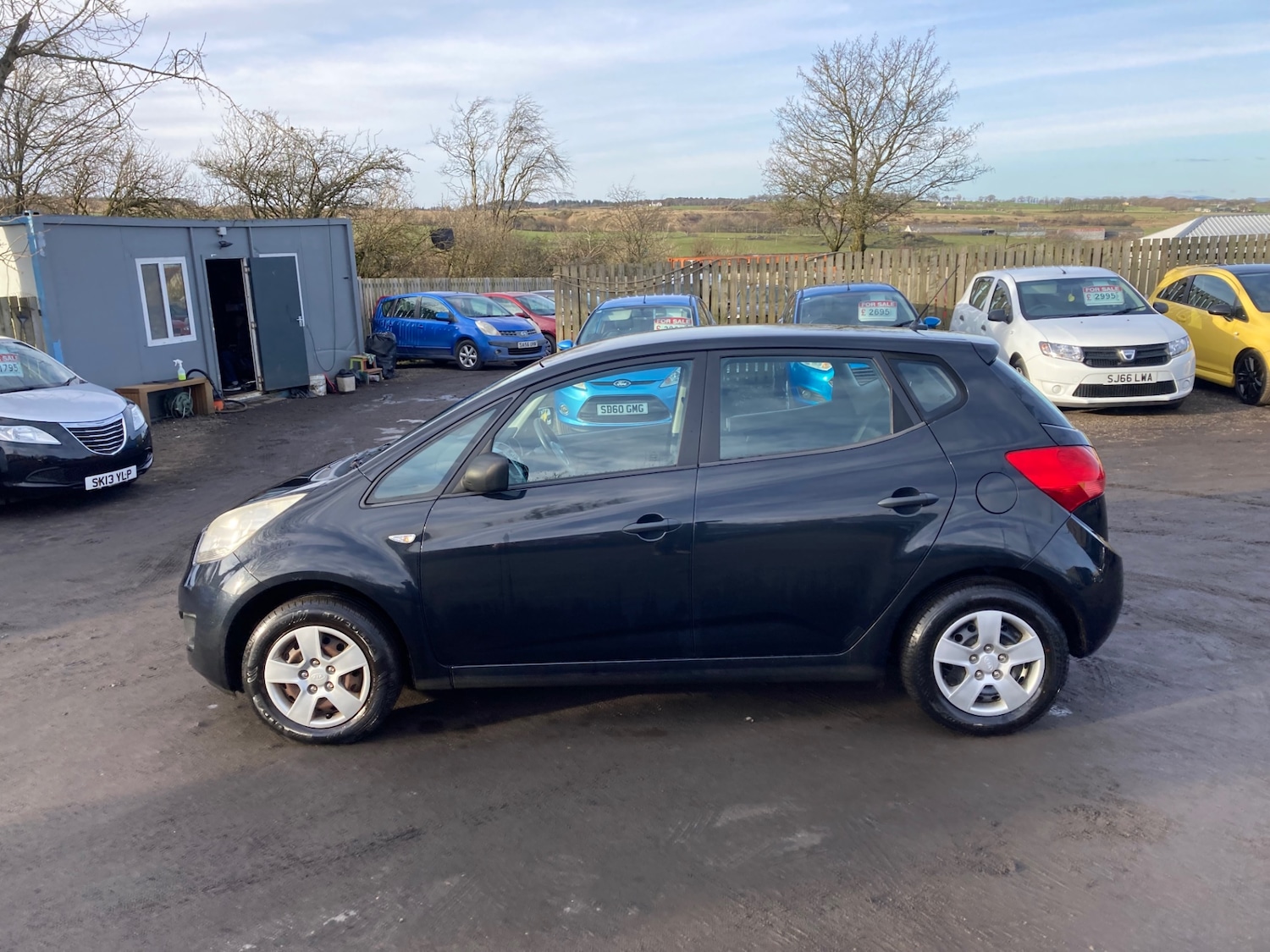 Used Kia Venga 2011 for sale - 77584260: Photo 2