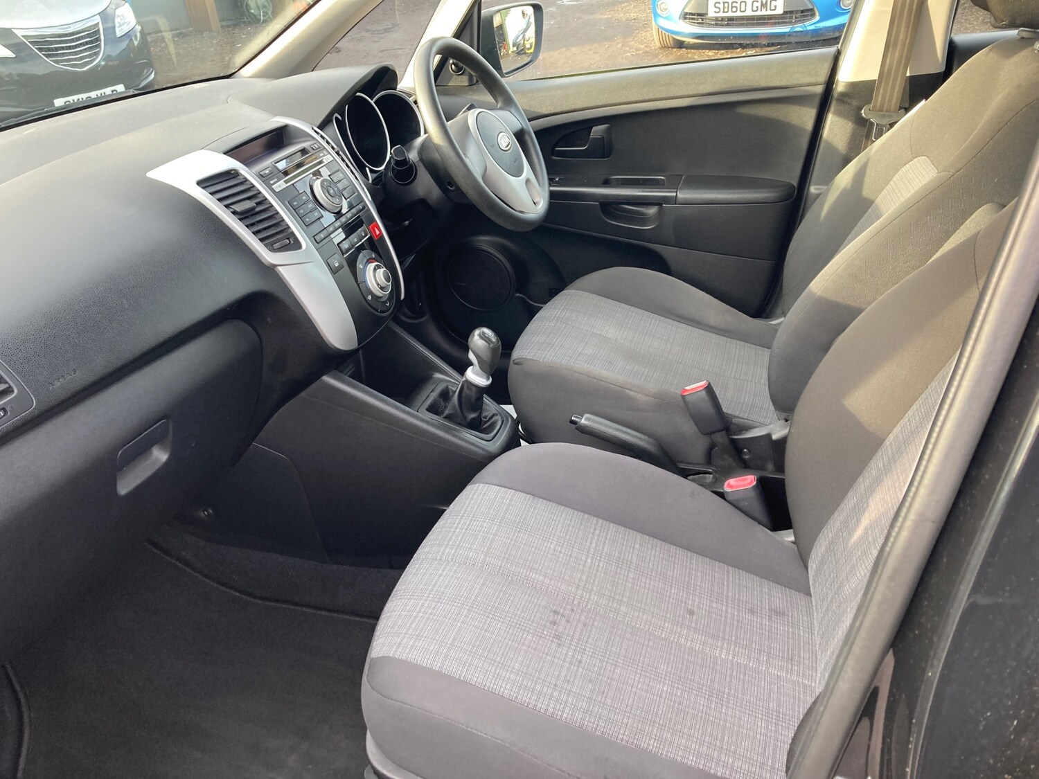 Used Kia Venga 2011 for sale - 77584260: Photo 7