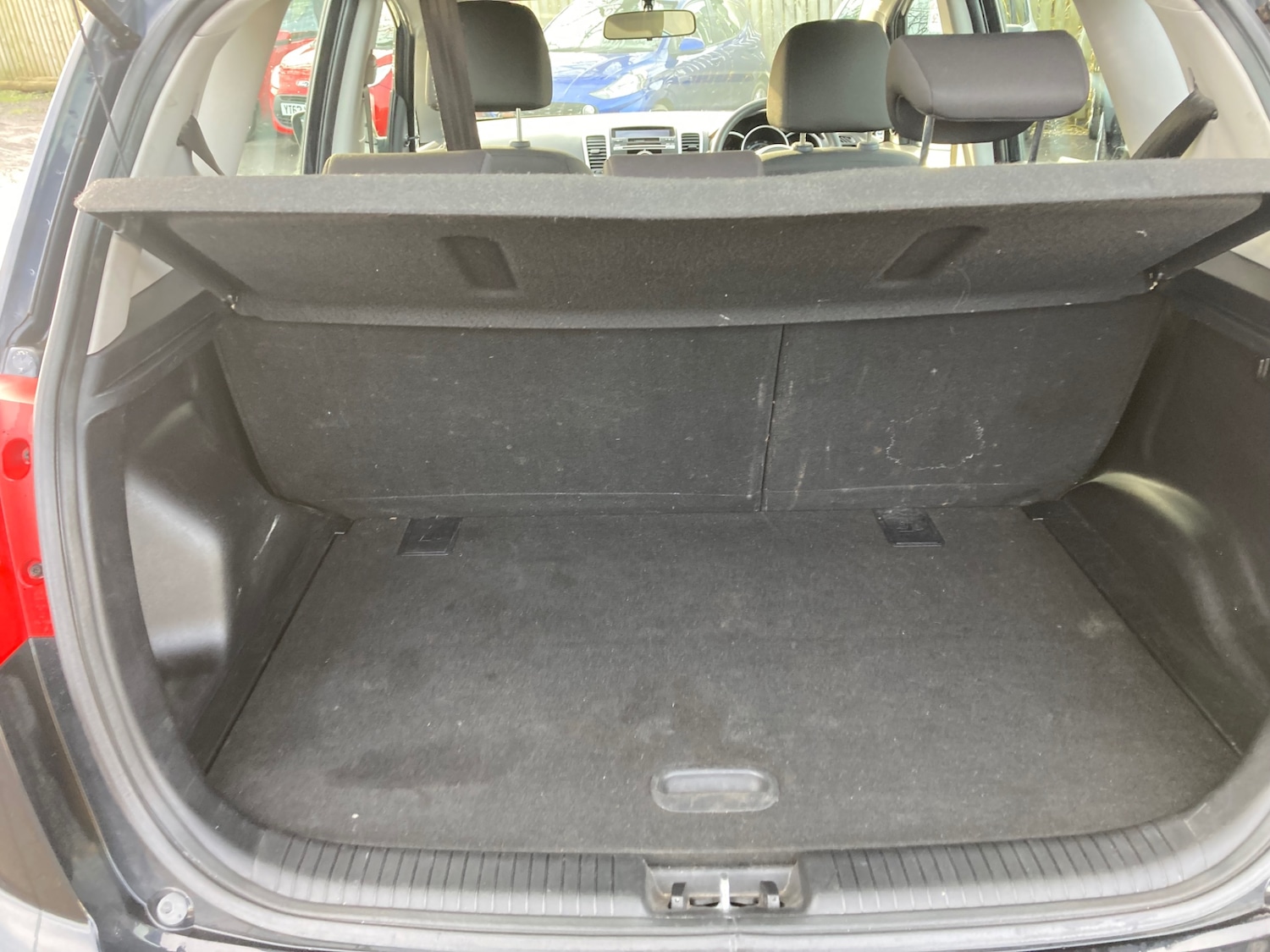 Used Kia Venga 2011 for sale - 77584260: Photo 9