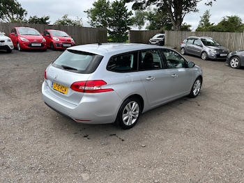 Used Peugeot 308 2015 for sale - 79150453: Photo