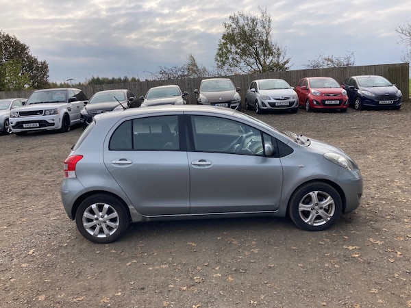Used Toyota Yaris 2010 for sale - 76340110: Photo 6