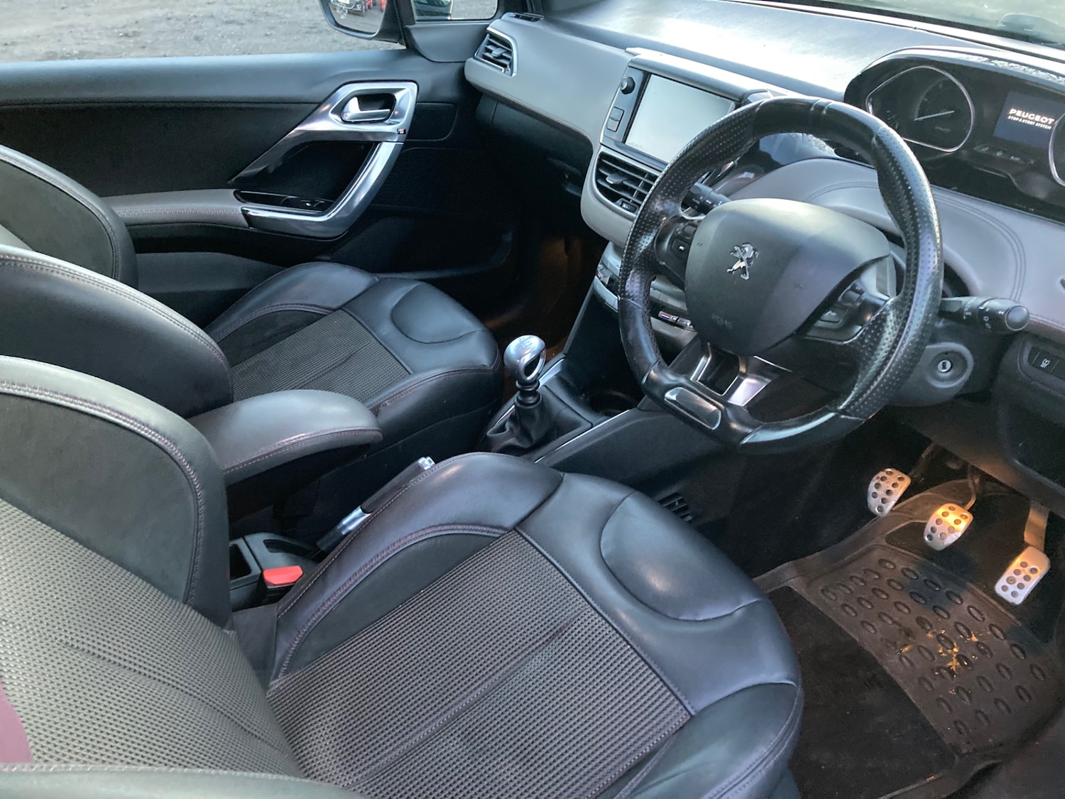 Used Peugeot 208 2015 for sale - 76924176: Photo 7