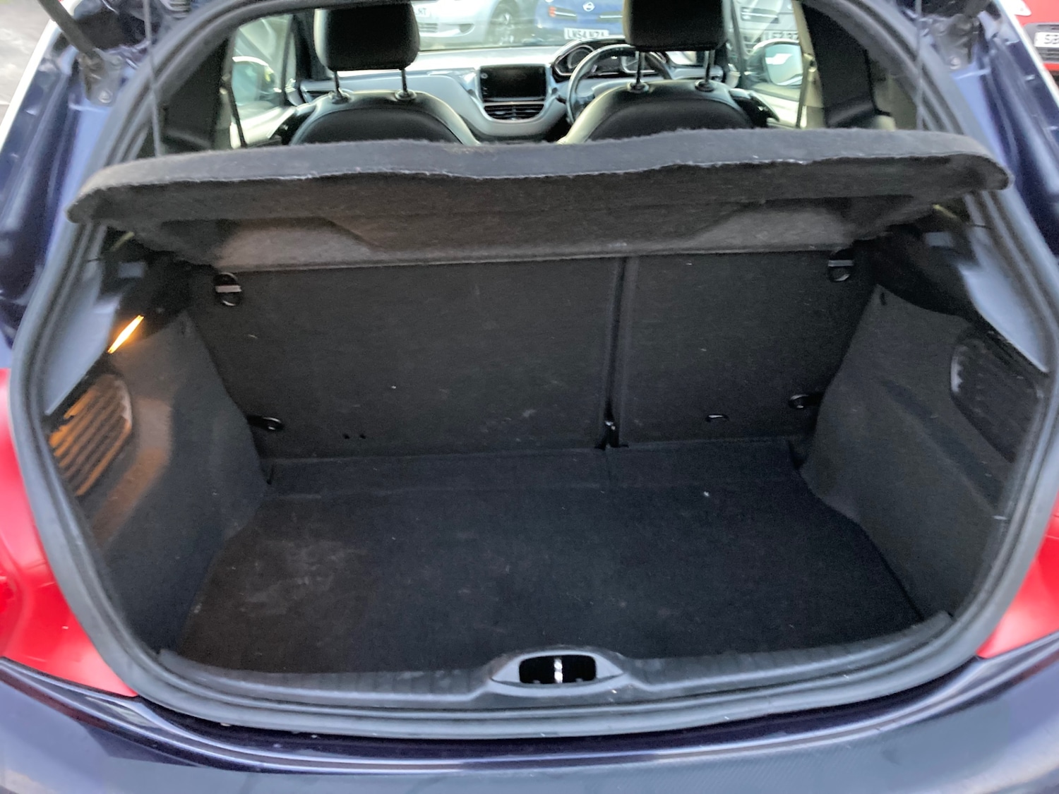 Used Peugeot 208 2015 for sale - 76924176: Photo 9