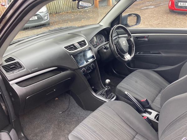 Used Suzuki Swift 2015 for sale - 76302490: Photo 7